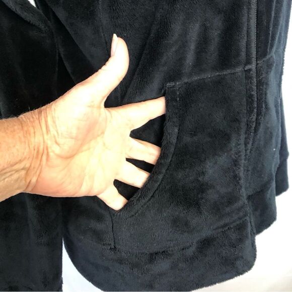 PATAGONIA W’s PLUSH SYNCHILLA HOODY - Picture 4 of 9